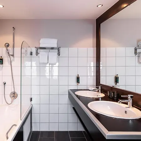 No 8 Bed & Bar Hotel