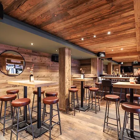 No 8 Bed & Bar