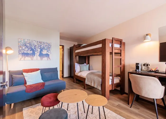 No 8 Bed & Bar 3*