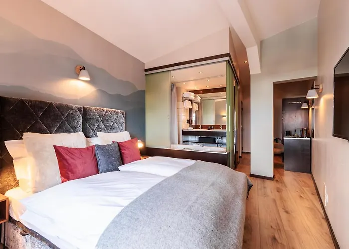 No 8 Bed & Bar Отель Вербье