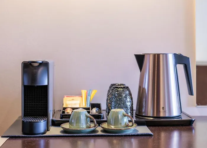 No 8 Bed & Bar Hotel 3*