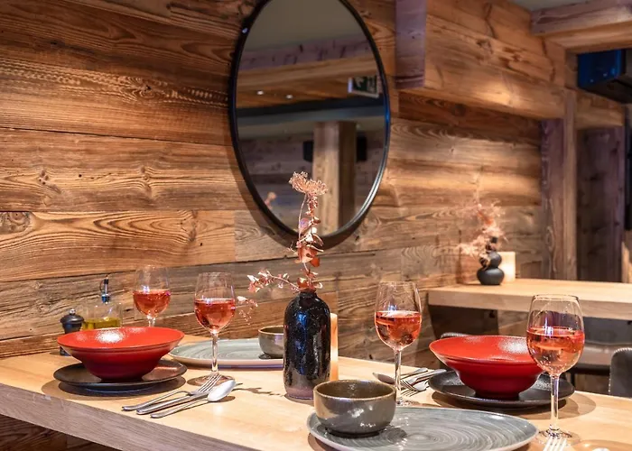 Отель No 8 Bed & Bar