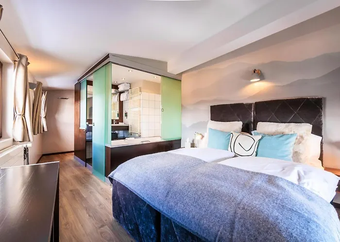 No 8 Bed & Bar