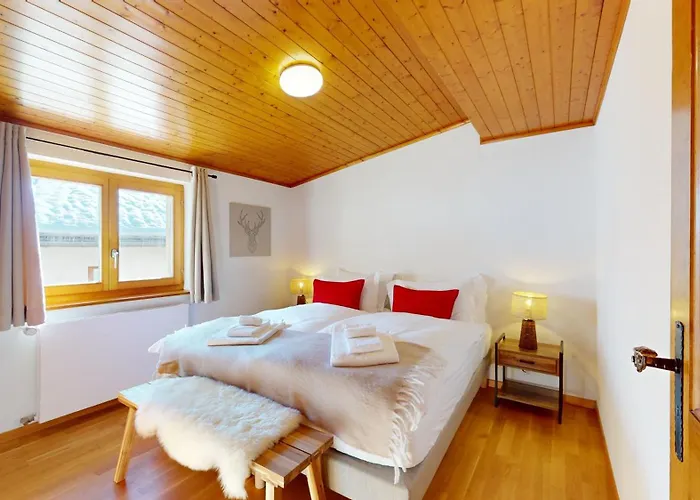 No 8 Bed & Bar Отель 3*