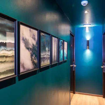 Hotel No 8 Bed & Bar