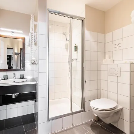 No 8 Bed & Bar Hotel