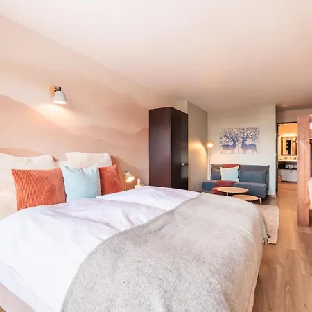 Hotel No 8 Bed & Bar
