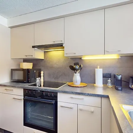 No 8 Bed & Bar Hotel