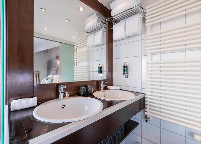 No 8 Bed & Bar Hotel