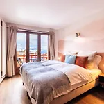 No 8 Bed & Bar 3* فيربير